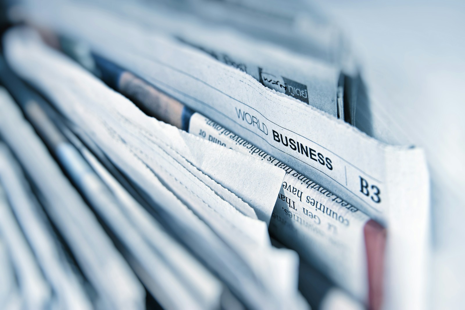 Industry insights and global communication scene